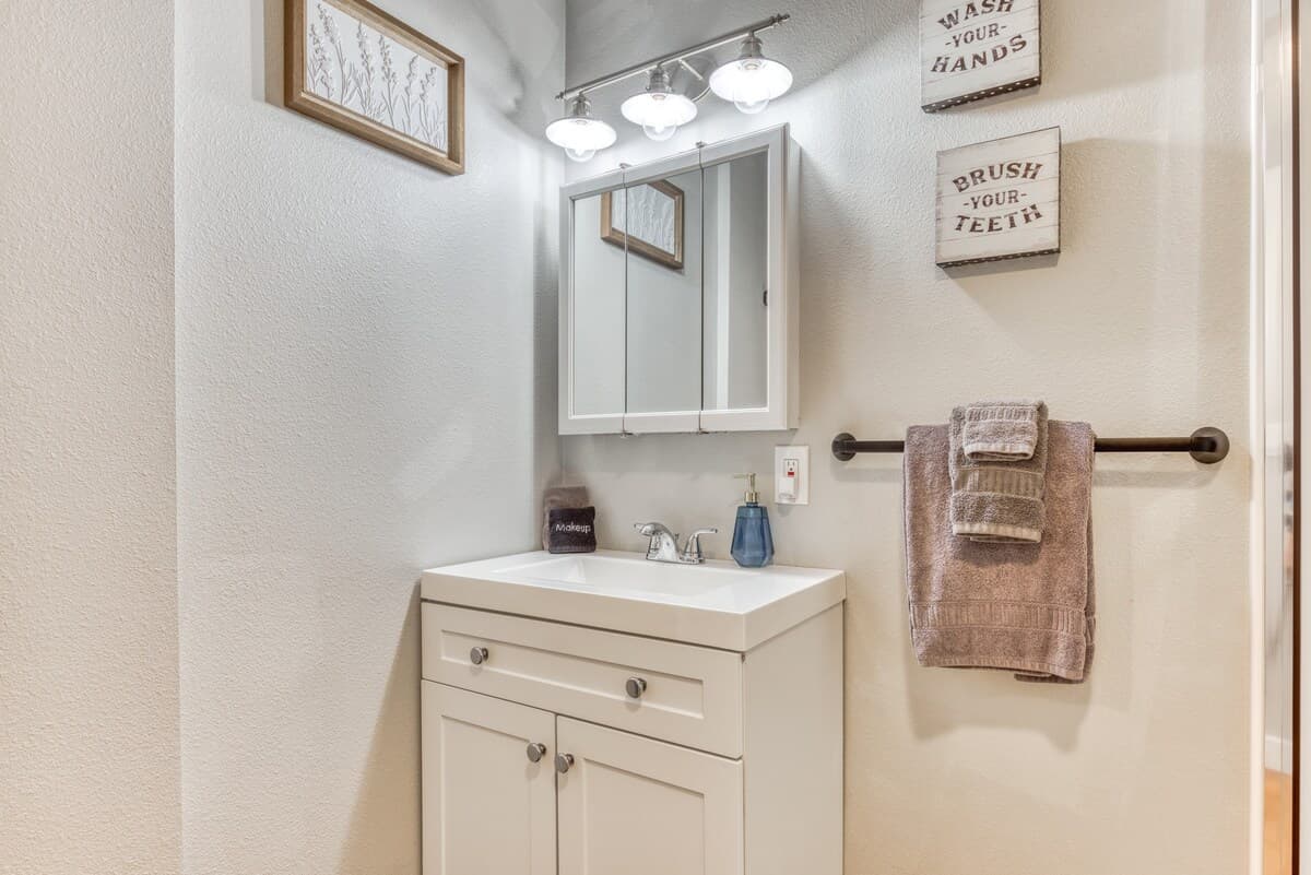 Alpine Rustic Modern Studio - Mt Air Unit 8 — photo 19