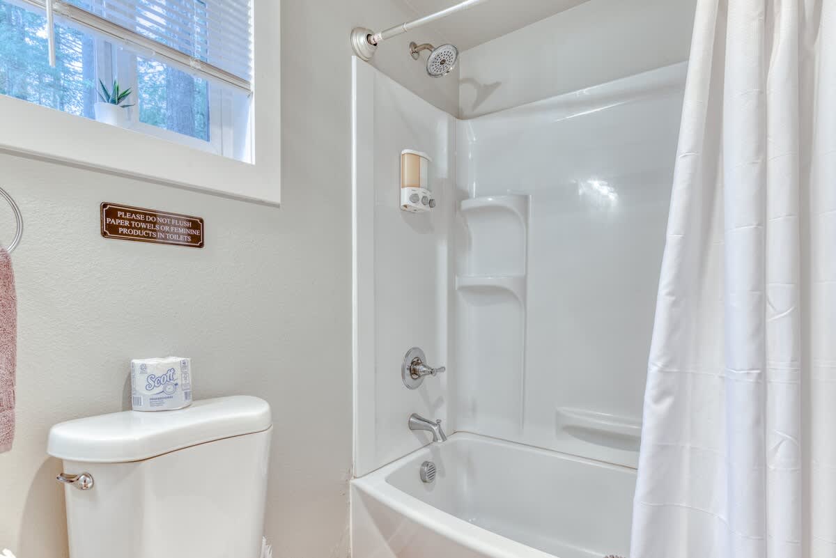 Entire Renovated Motel with Rustic Charm — photo 72