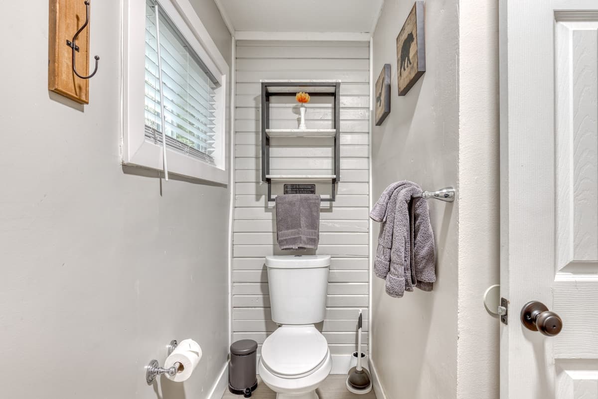 Modern Conveniences, Rustic Charm - Mt Air Unit 12 — photo 24