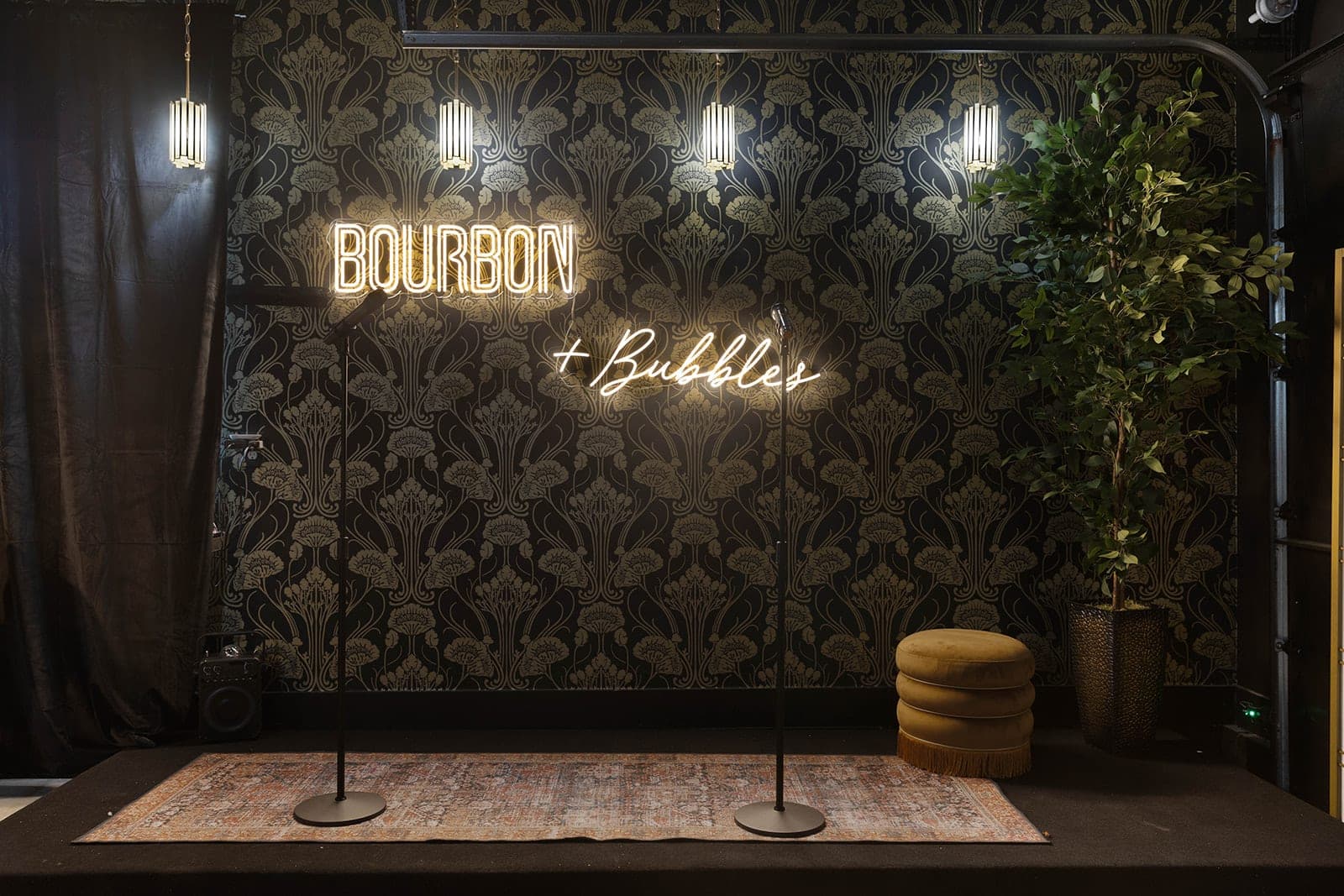 Bourbon & Bubbles - Rooftop Hot Tub & Speakeasy — photo 5