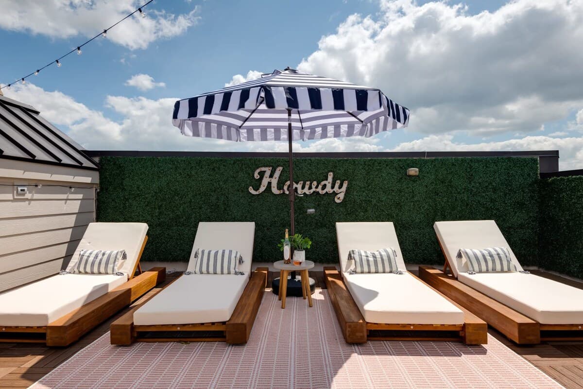 Harper House | Rooftop Stay Near Broadway — photo 3