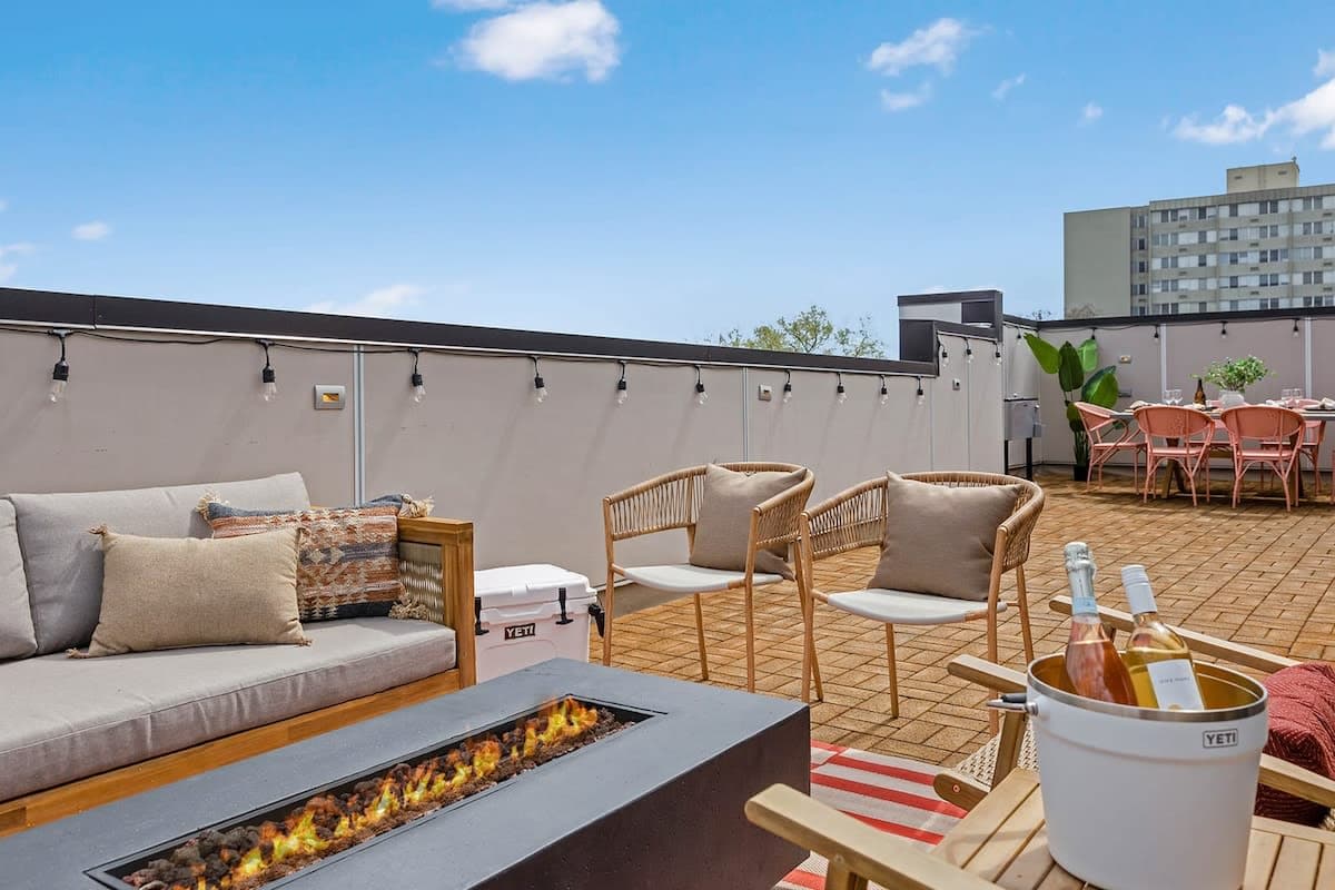 The Hadden House - Rooftop Lounge with Firepit! — photo 7