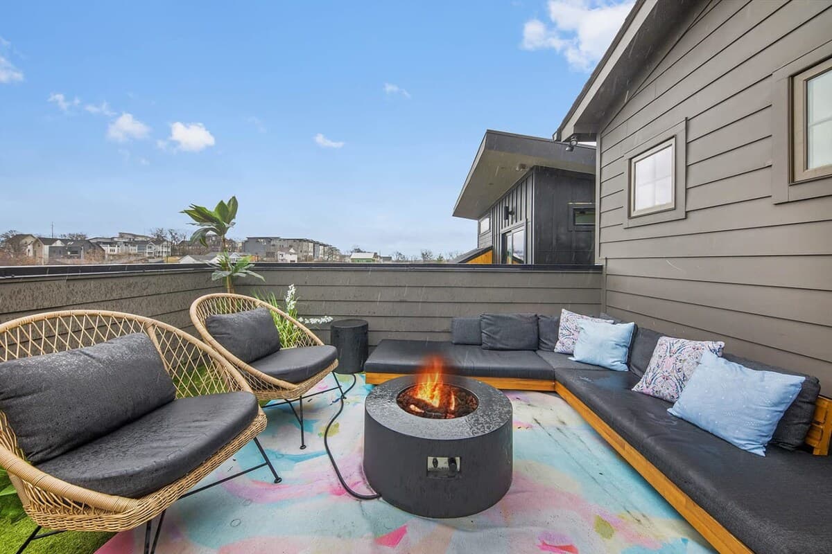 The Jolene | Rooftop + Sauna | 5 Mins to Downtown — photo 3