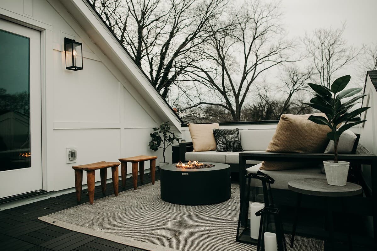 The Urban Farmhouse – 30-day Minimum — photo 4