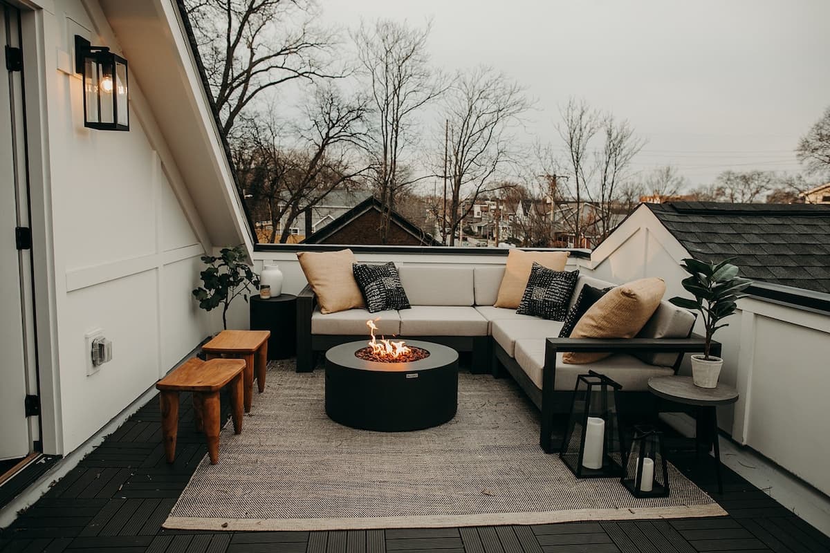 The Urban Farmhouse – 30-day Minimum — photo 2