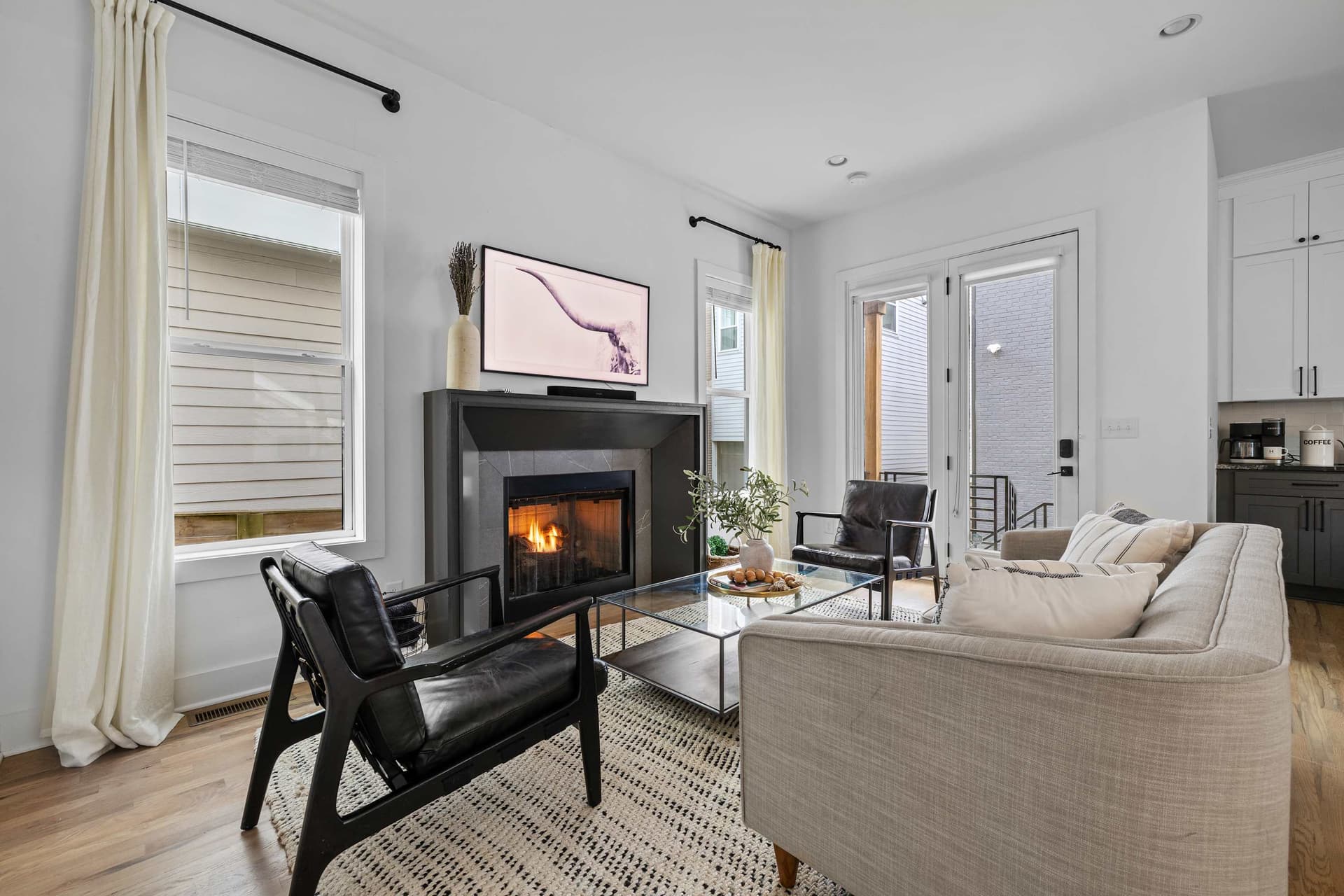 The Waylon • Rooftop Sauna + Pool Table + 11 beds — photo 2
