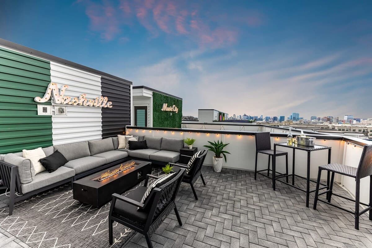 The Willow - Rooftop w/ Skyline Views + Sauna! — photo 1