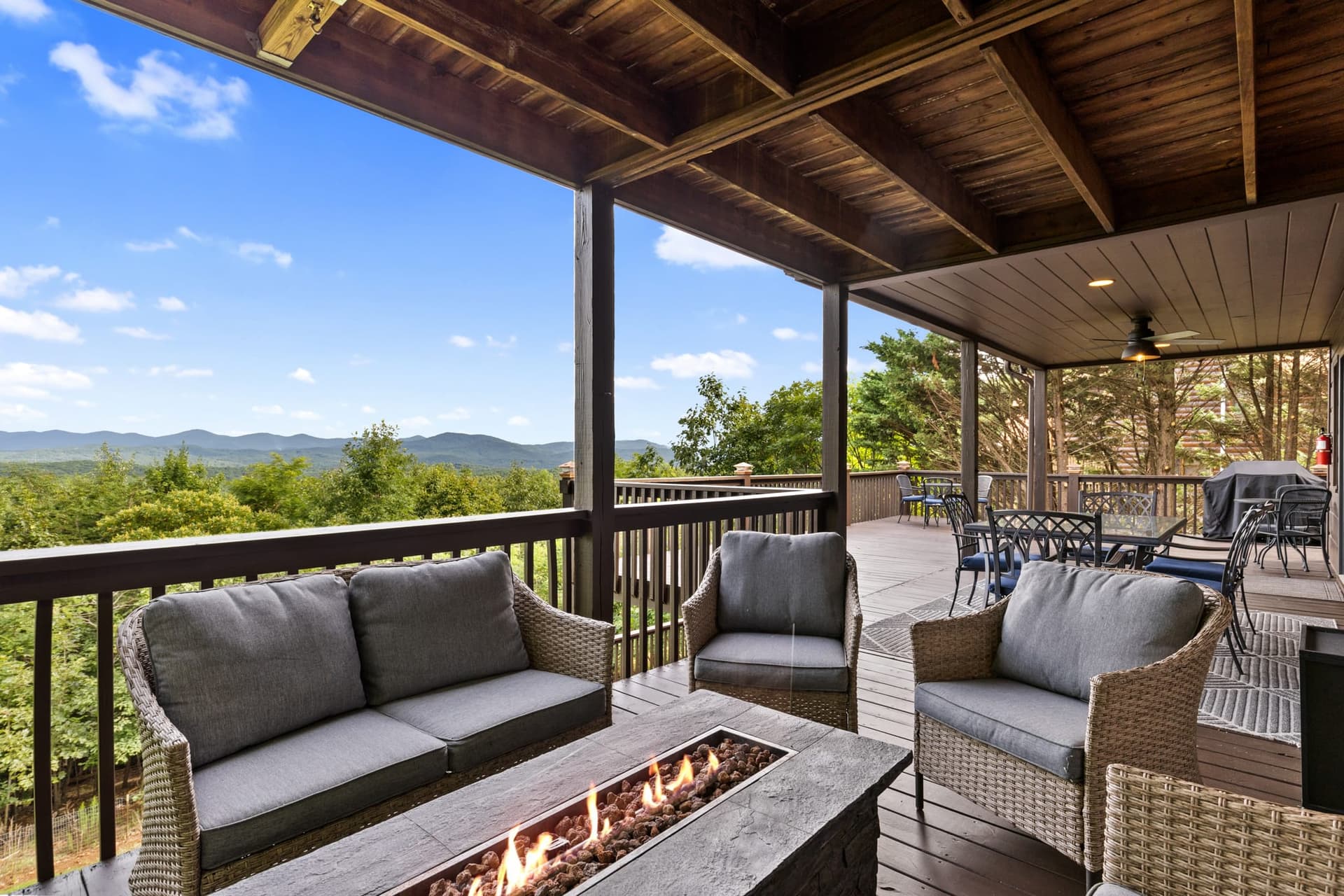 Mountain Views | Games | Hot Tub | Fire Pit | BBQ — photo 1