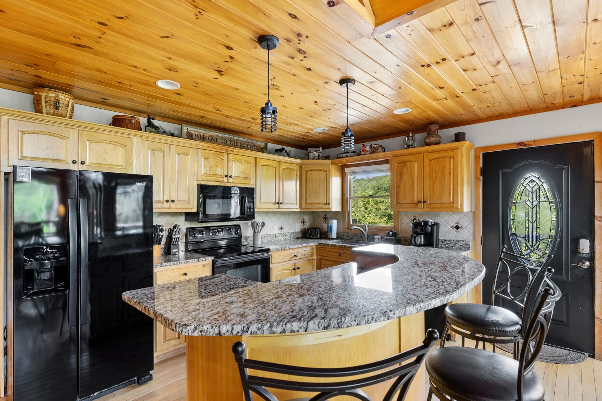 Mountain Views~ Hot Tub&Pool Table~ FirePit~ Games — photo 4