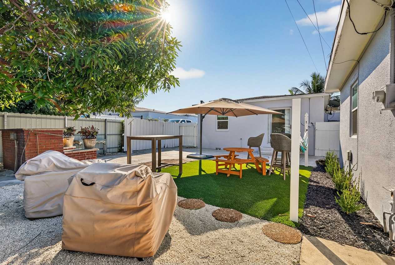 West Palm Beach Home • Fenced Yard • Dog Friendly — photo 1