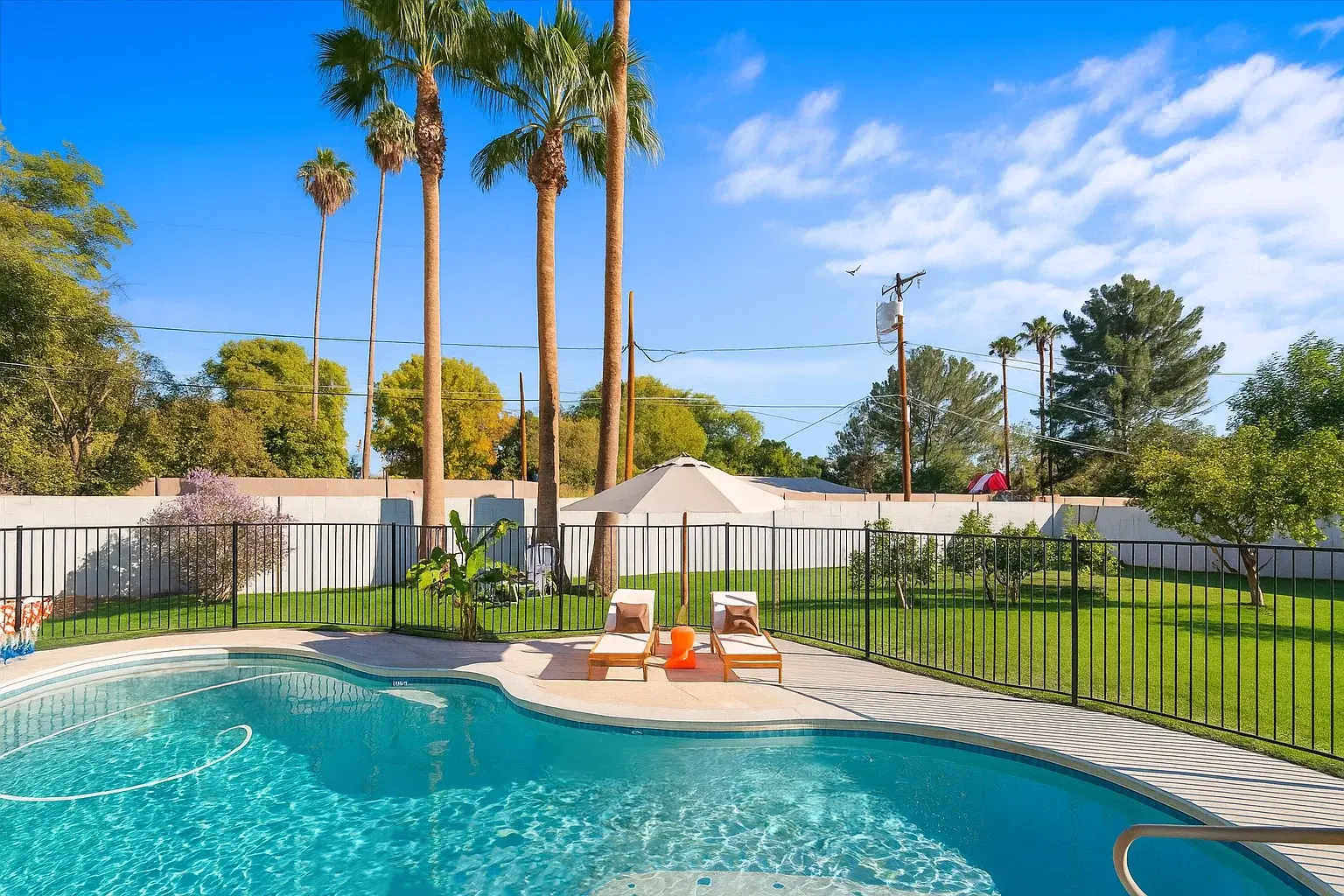 The Citrus House | Pool & Hot Tub Right in Arcadia — photo 1