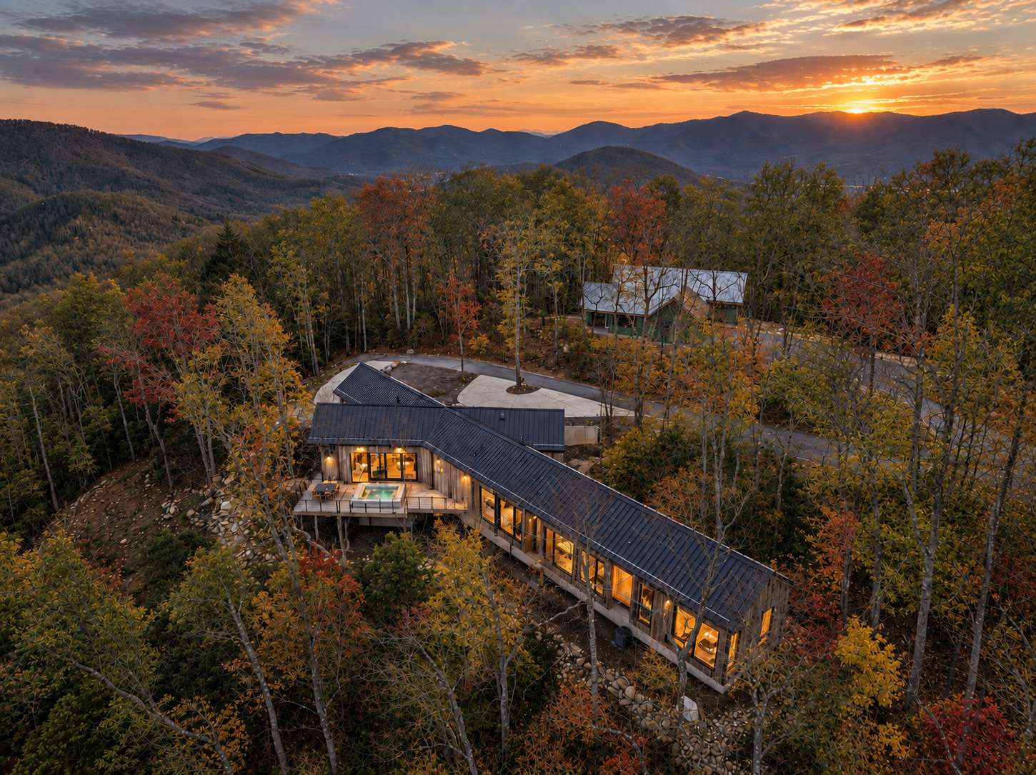 Black Mtn Escape | Hot Tub | Firepit | Sleeps 12 — photo 1