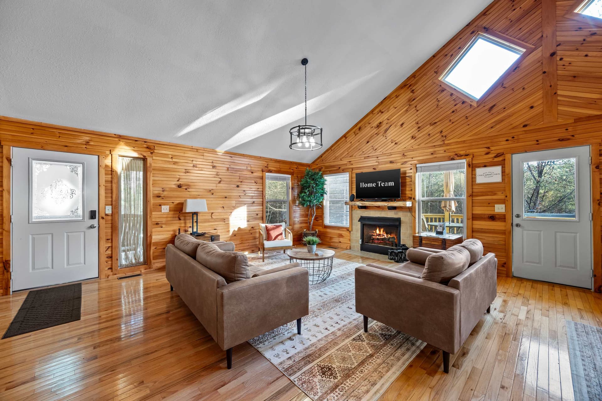 Cozy Cabin in Mountains | Firepit | Views | Games — photo 1