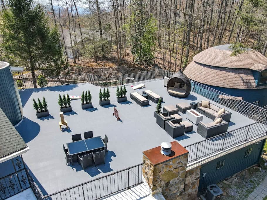 Mountain View - Rooftop Patio - Theater - Games — photo 1
