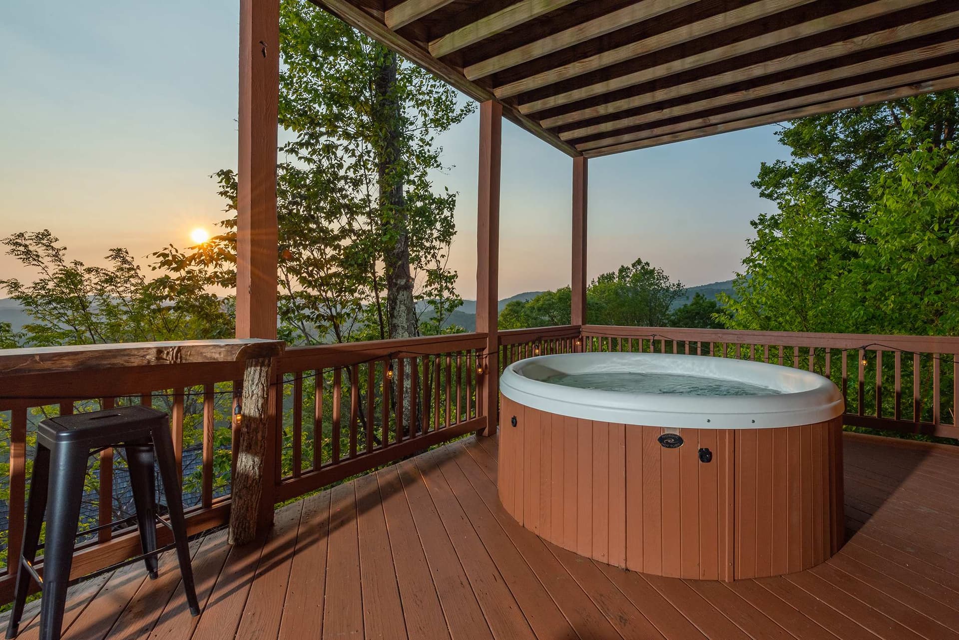 Sunset views for miles ~Gameroom~HotTub - Fire Pit — photo 1