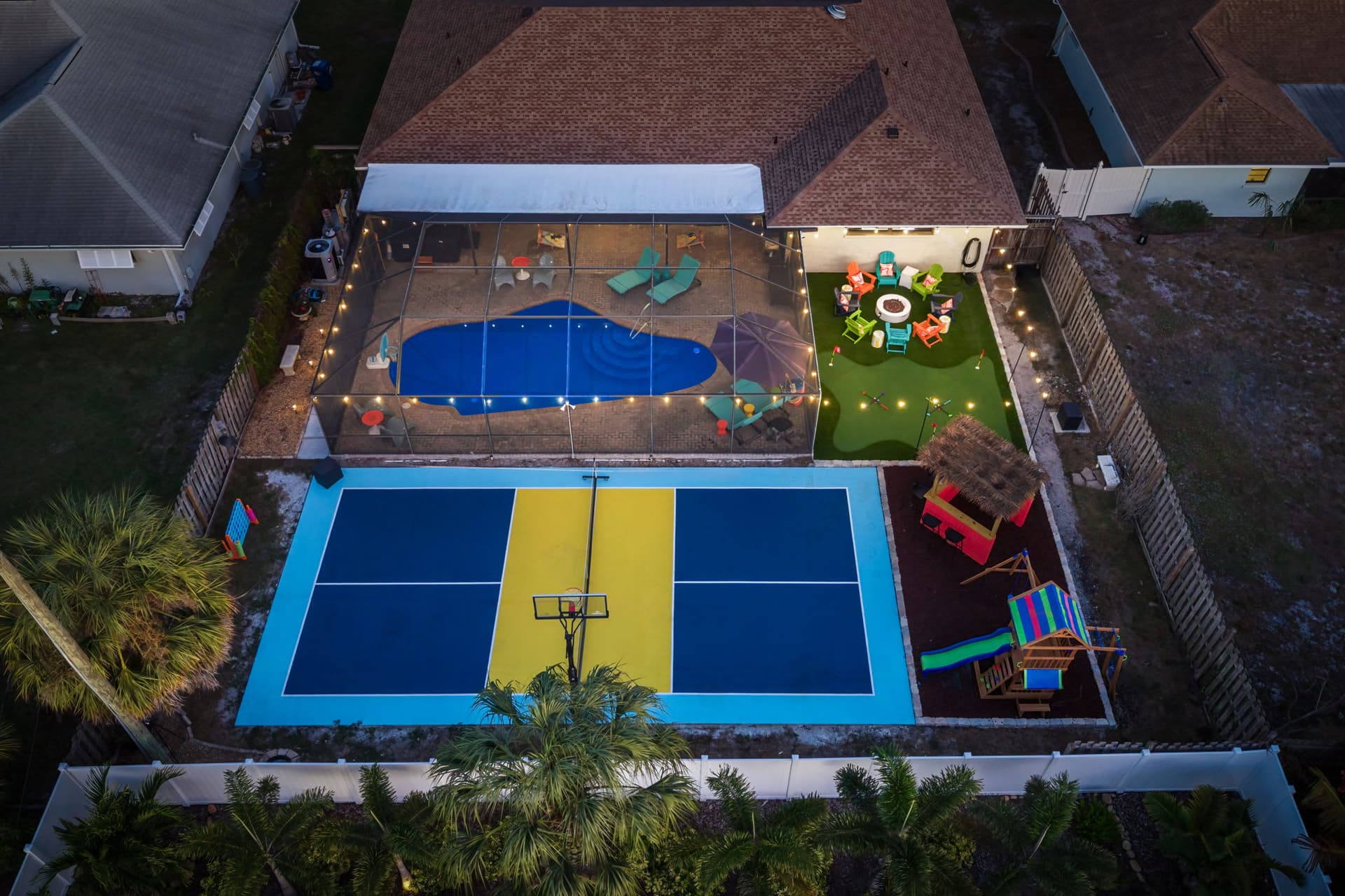 Sleeps 14 • Sport Court • Tiki Bar • Heated Pool — photo 1