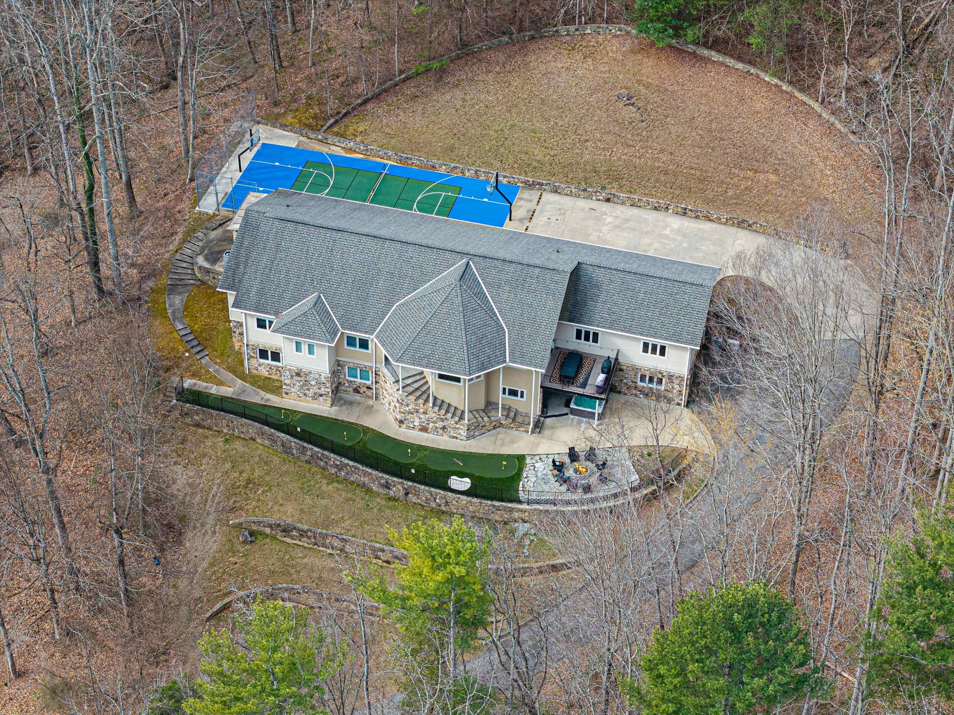 7k SqFt Estate - Epic Amenities & Fun - Sleeps 20 — photo 1