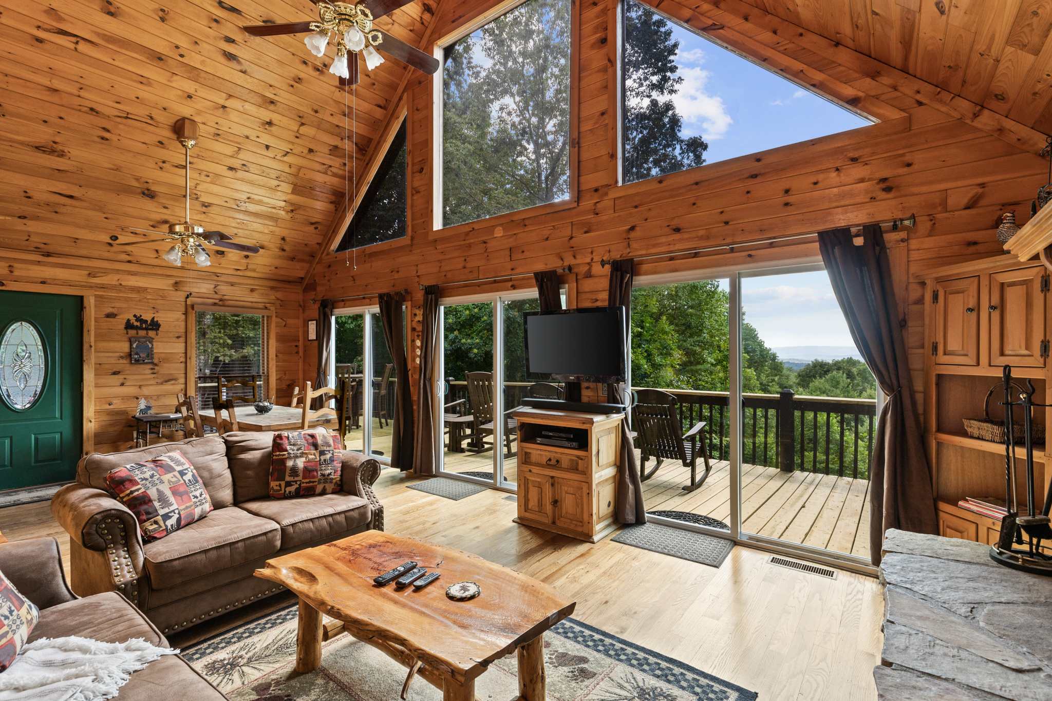 Mountain Views-Hot Tub-Games-Pool & Foosball — photo 5