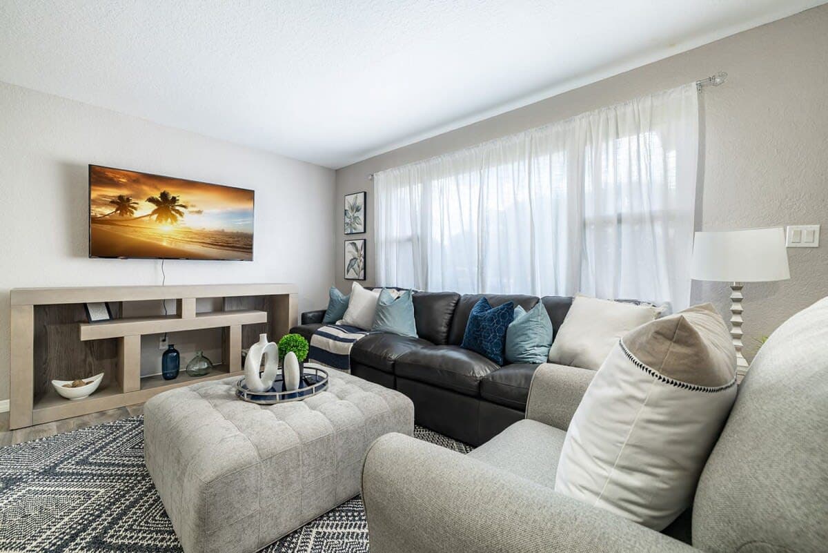 Monthly Rental~ Comfy Beds~ Great for Remote Work! — photo 1