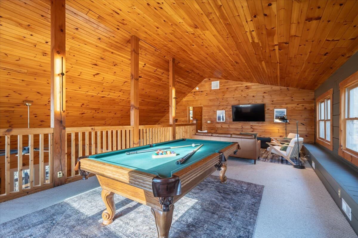 Mtn Retreat! Movie Theater~Arcade~Hot Tub~Slps 10 — photo 4