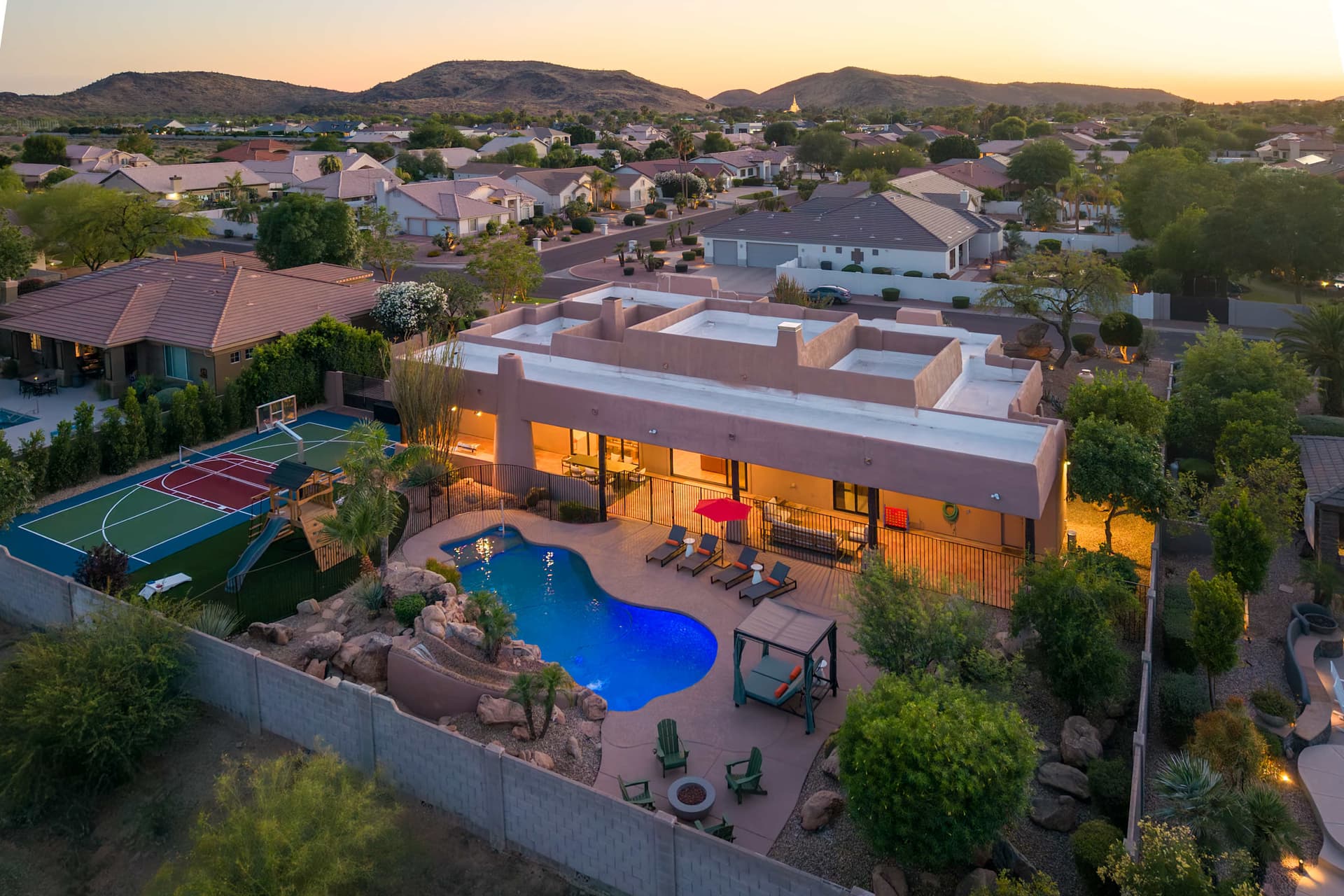 The Good Life Oasis | Luxury 5BR Home | Sleeps 16 — photo 1