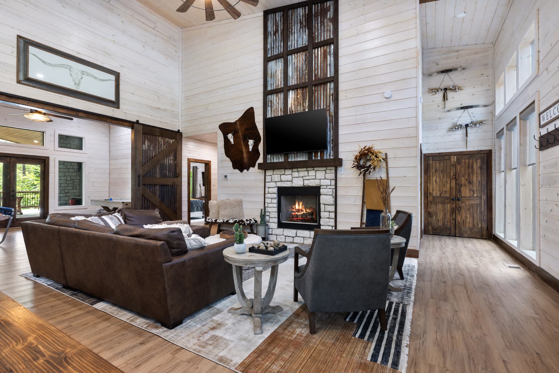 Broken Bow Luxury Cabin • Hot Tub • Playset/Games — photo 2