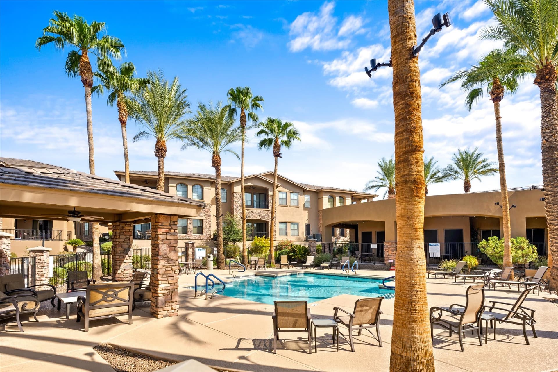 Shared Poolside Fun~Hot Tub~Gym & More — photo 1