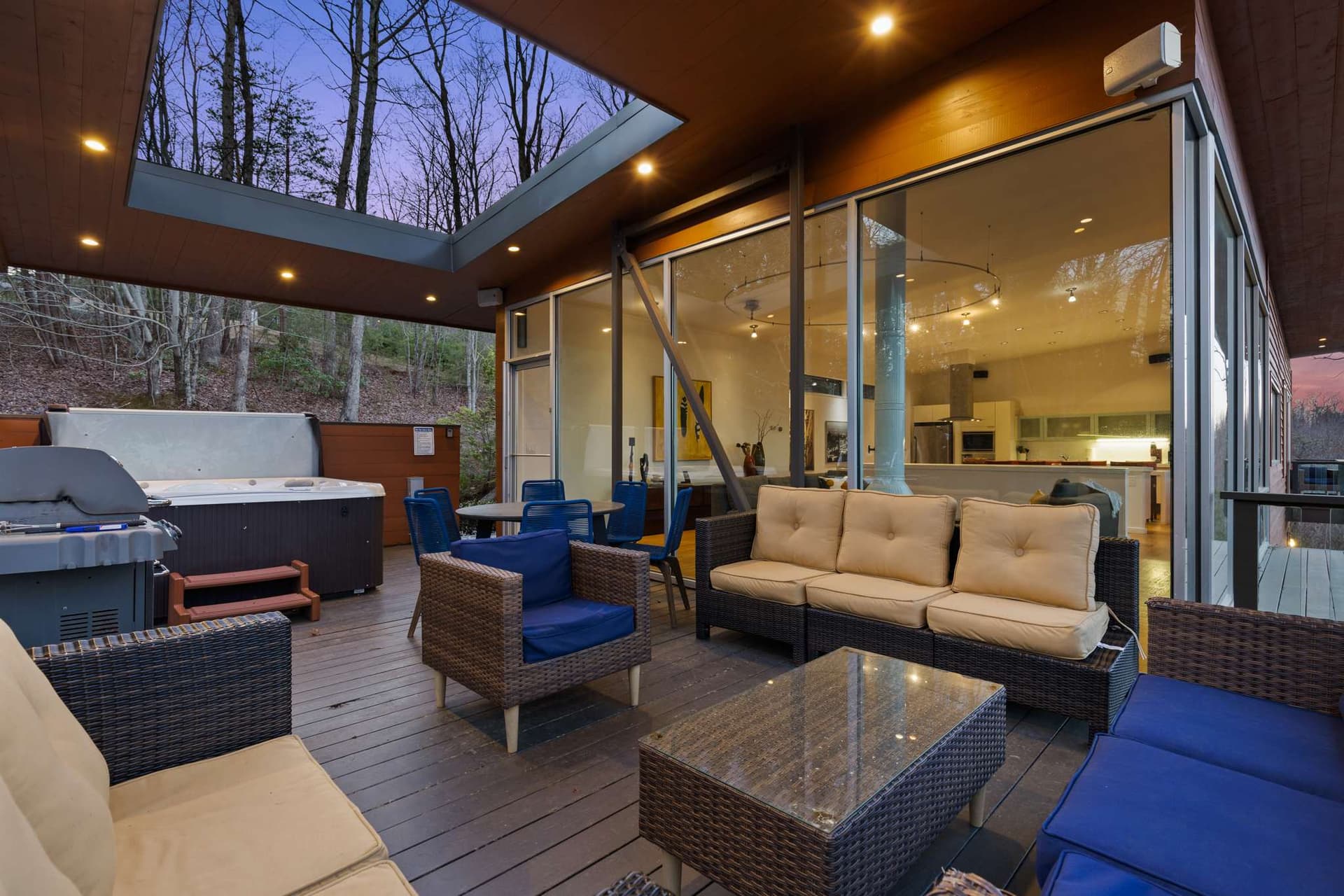 Mtn Views~Sleeps 8~Hot Tub~Game Room~Fireplace — photo 1