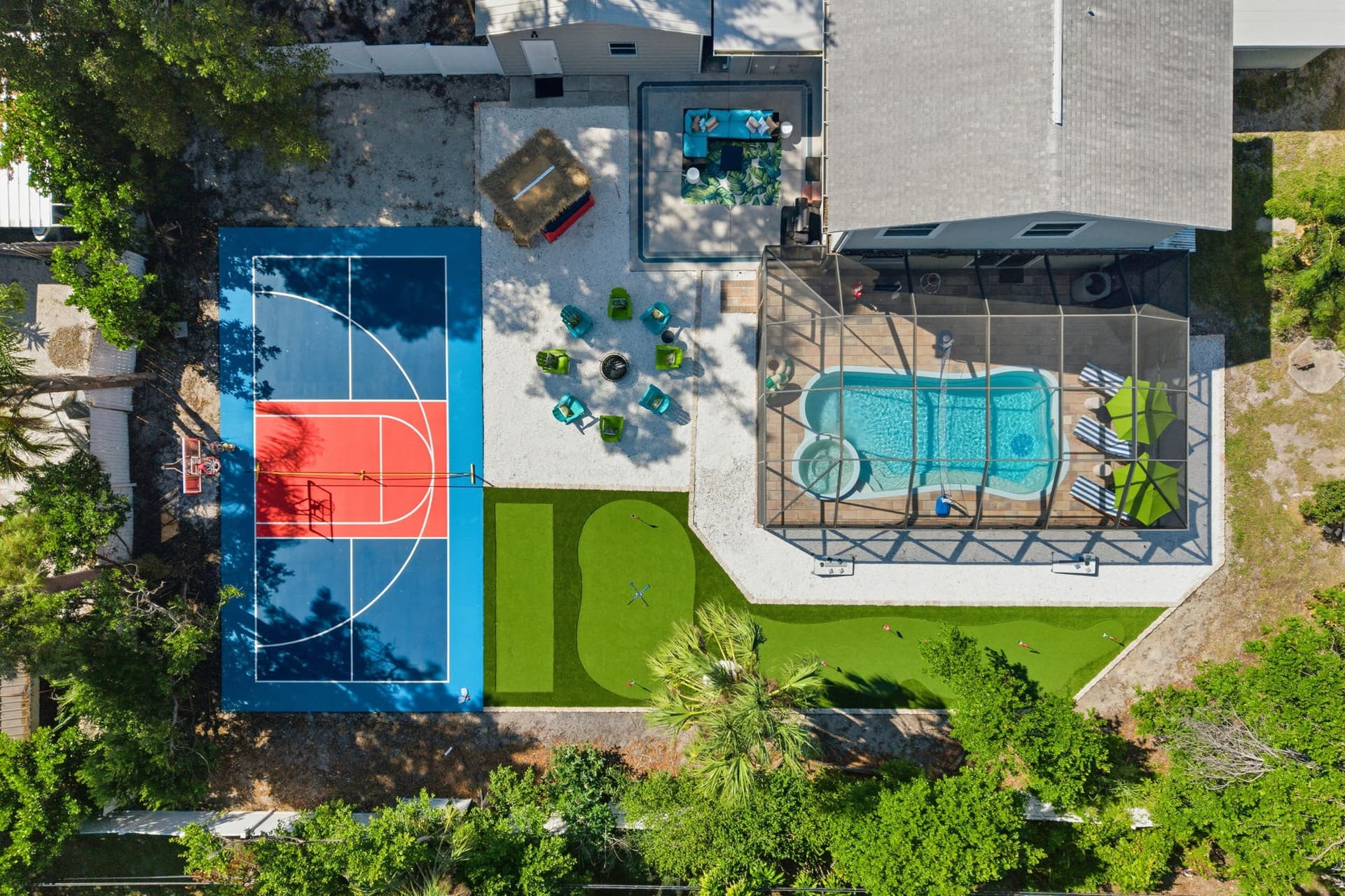 Sleeps 16 • Golf Simulator • Pickleball • Pool/Spa — photo 1