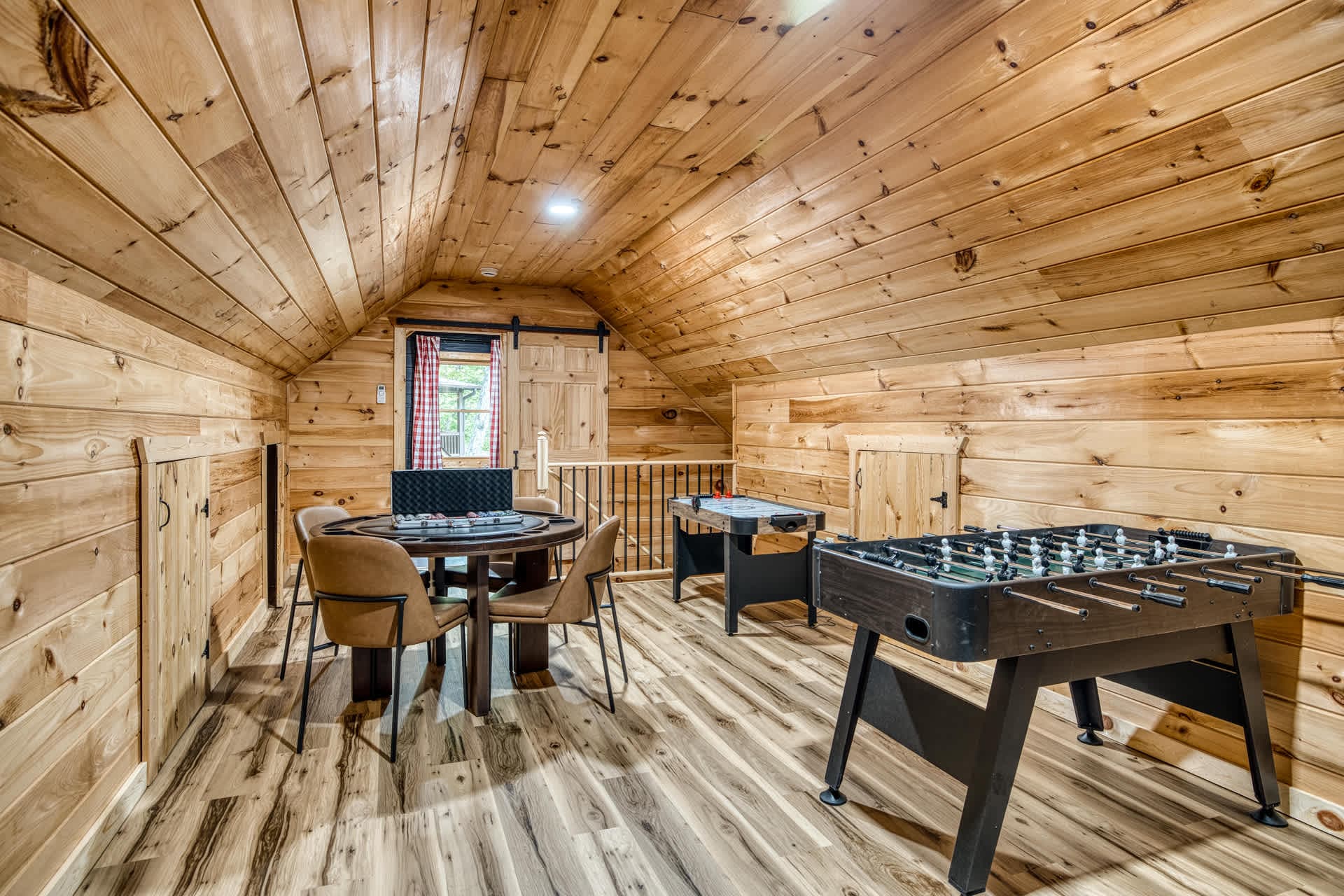 Heated Pool • Mtn Views • Sleeps 20 • Game Room — photo 5