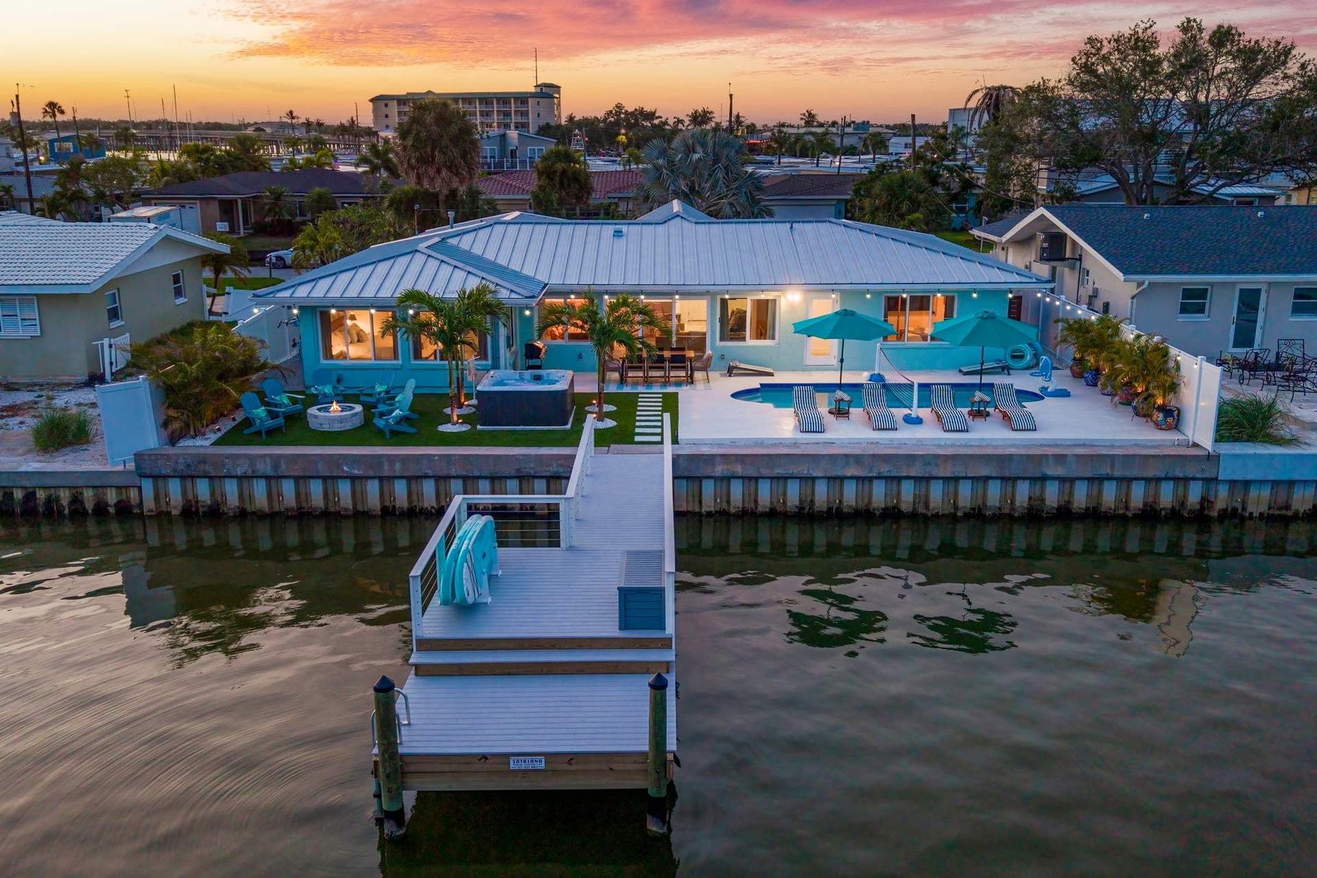 Private Dock • Pool • Hot Tub • Puttputt • Games — photo 1