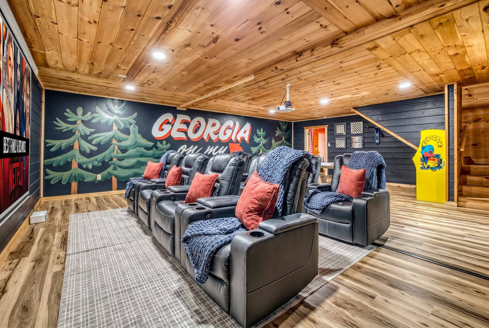 Heated Pool • Mtn Views • Sleeps 20 • Game Room — photo 3