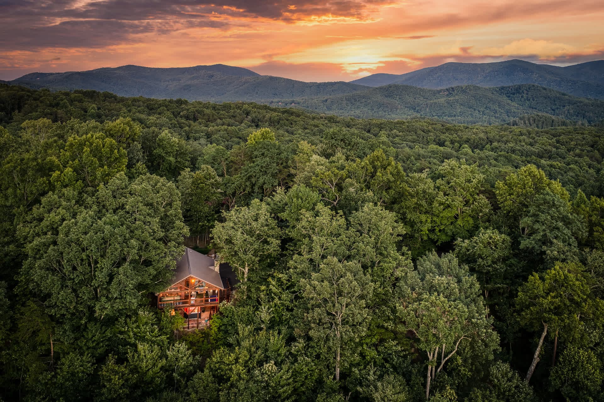Mountain Views | Sauna | Hot Tub | Movie Theater — photo 3