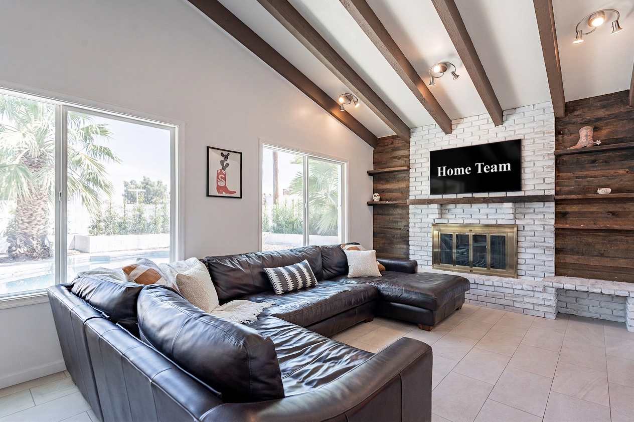 4 Br Tempe Retreat: Pool | Putt Putt | Pool Table — photo 1