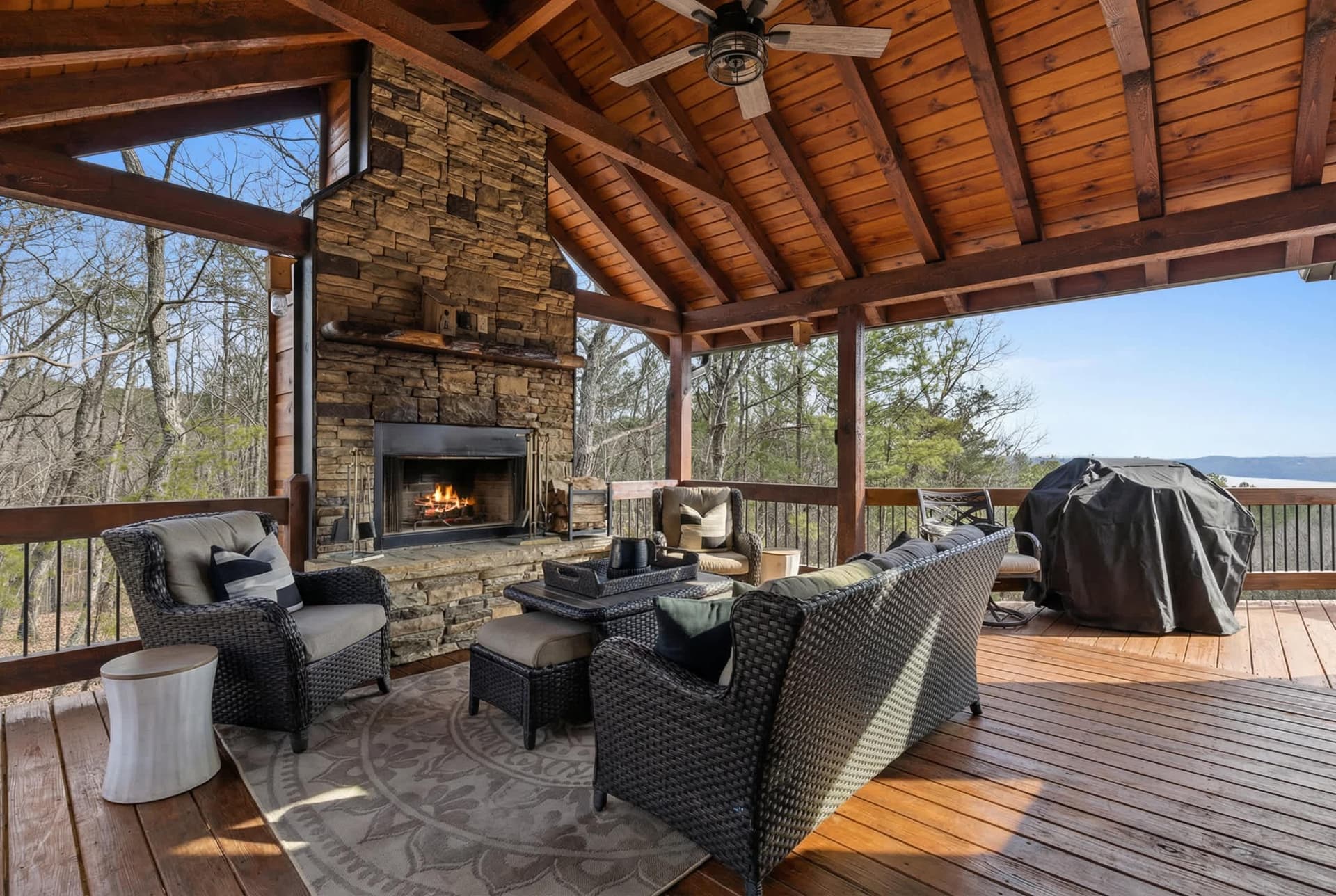 Epic Mountain Views: Hot Tub, Games and Firepit — photo 1