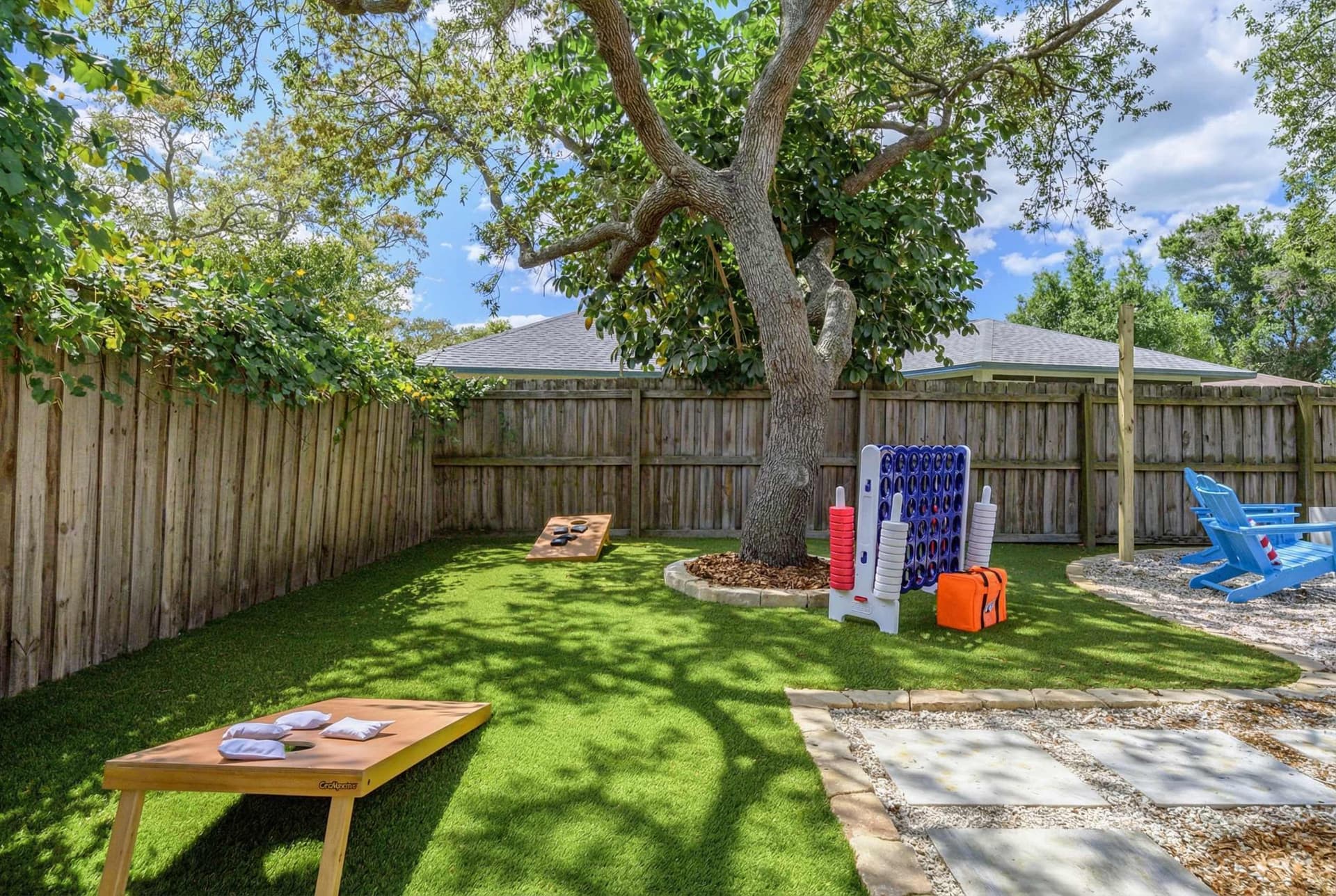 Sleeps 10 • Heated Pool • Game Room • Hot Tub — photo 1