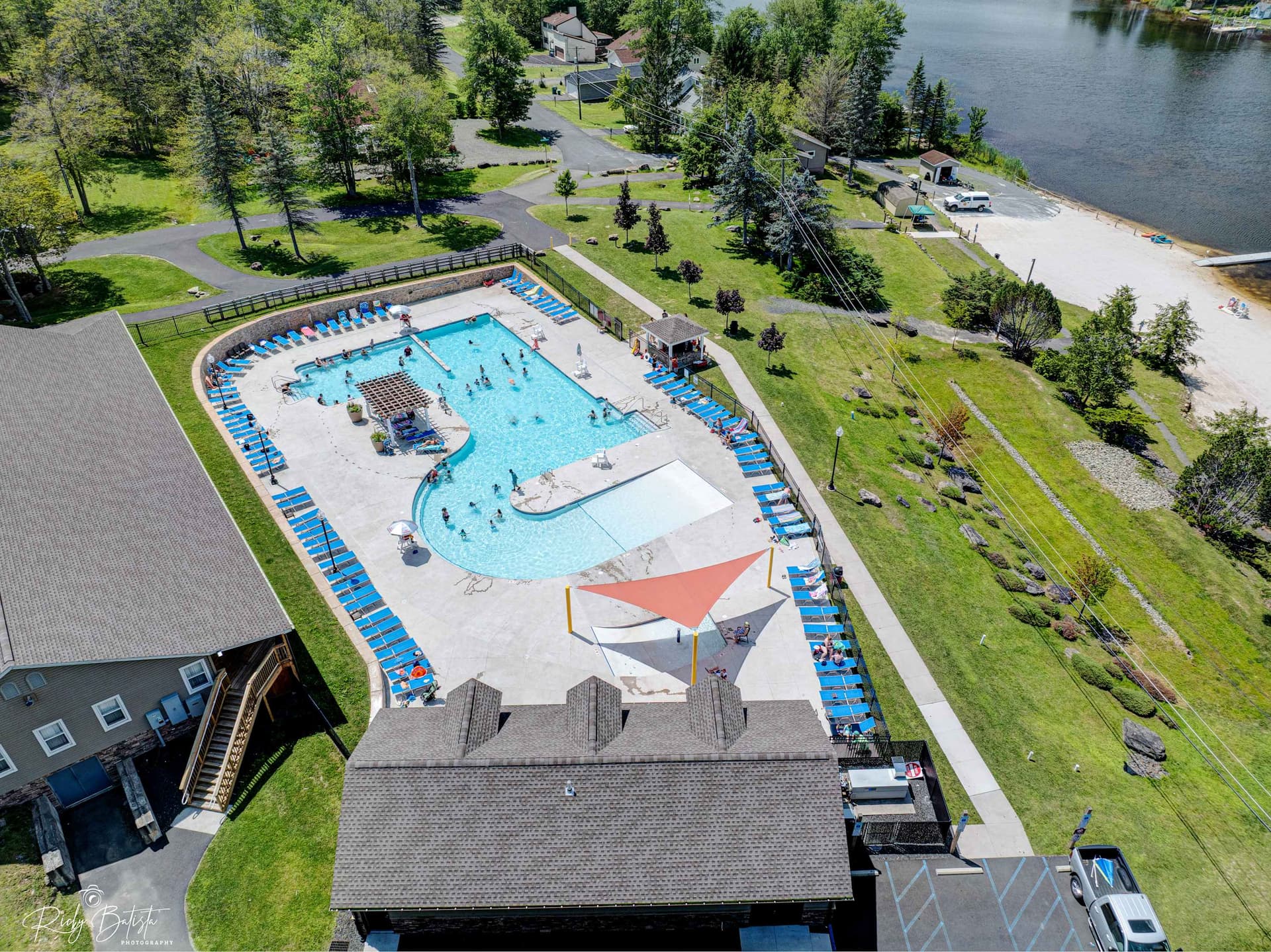 Grace Estates • Hot Tub • Game Rooms • Lake Access — photo 5