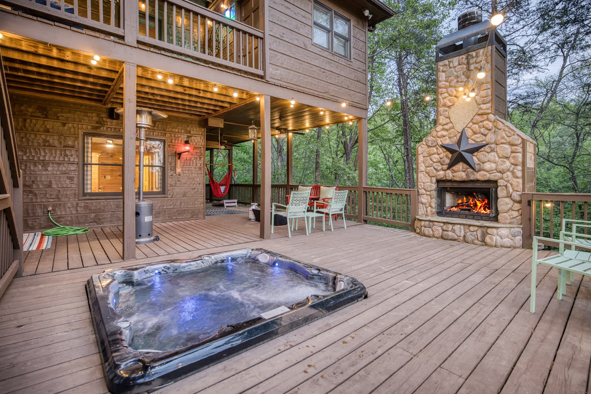 Heated Pool • Mtn Views • Sleeps 20 • Game Room — photo 4