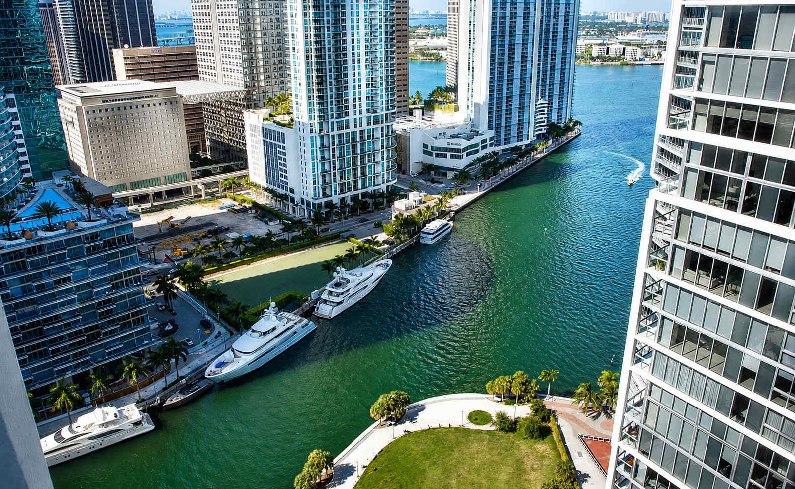Open-Concept Brickell Retreat | Walk to Everything — photo 8