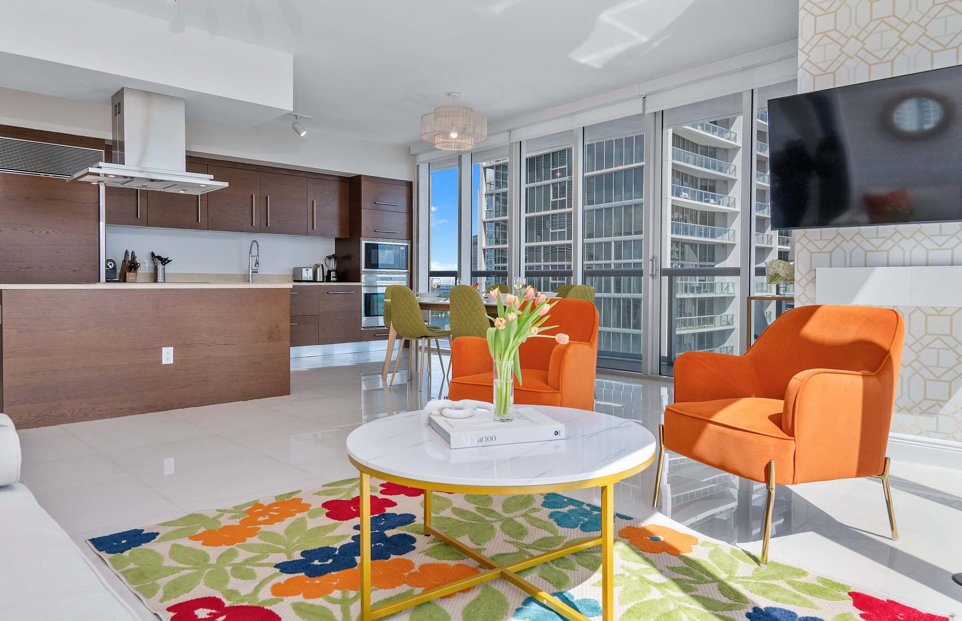 Brickell Riverwalk Retreat | Family & Groups — photo 8