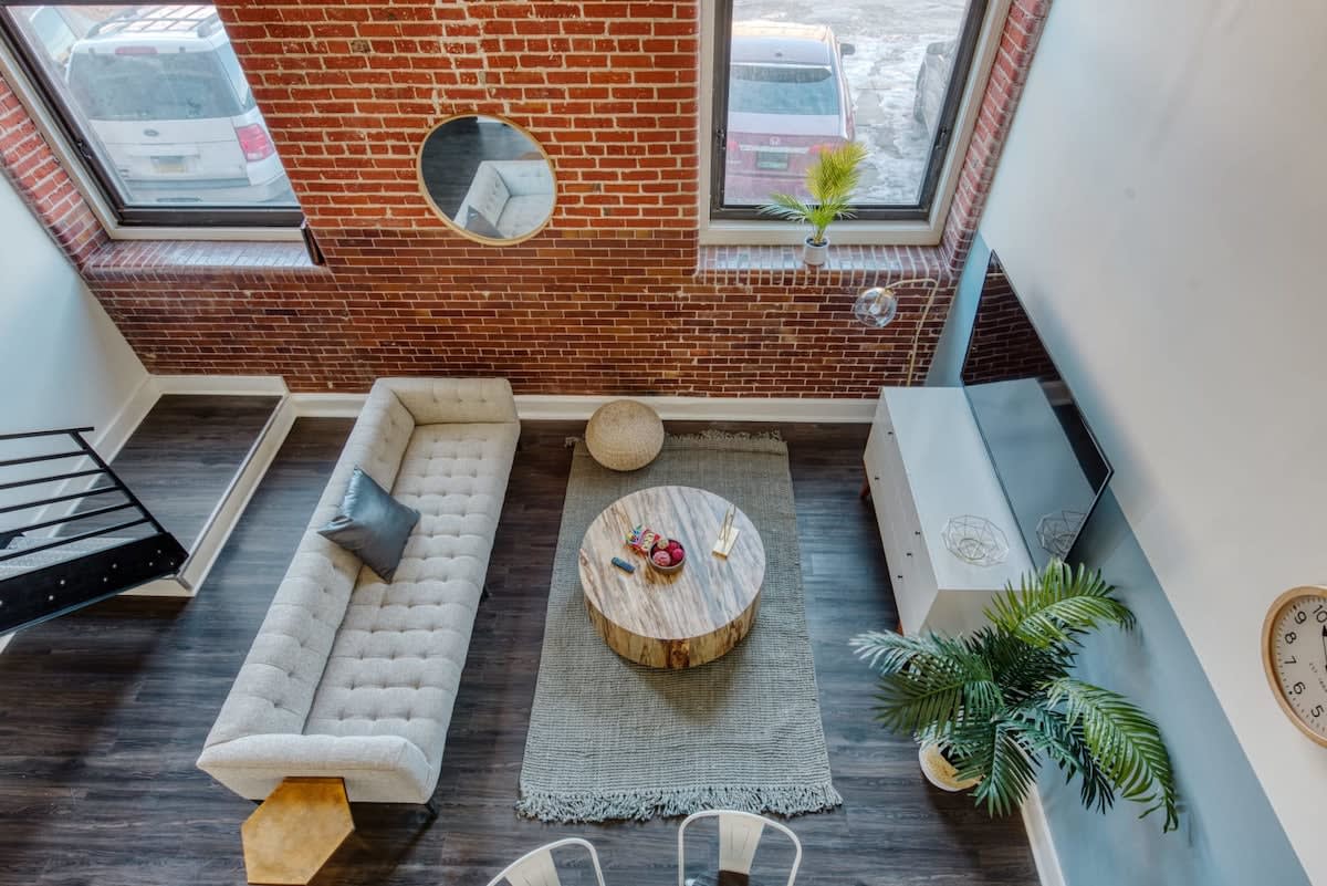 3BR Loft w Gym, Lounge, Shared Laundry — photo 1