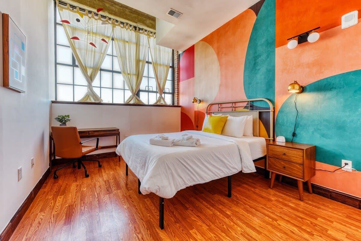 2BR Apt w W/D, Gym, On-Site Restaurant — photo 1
