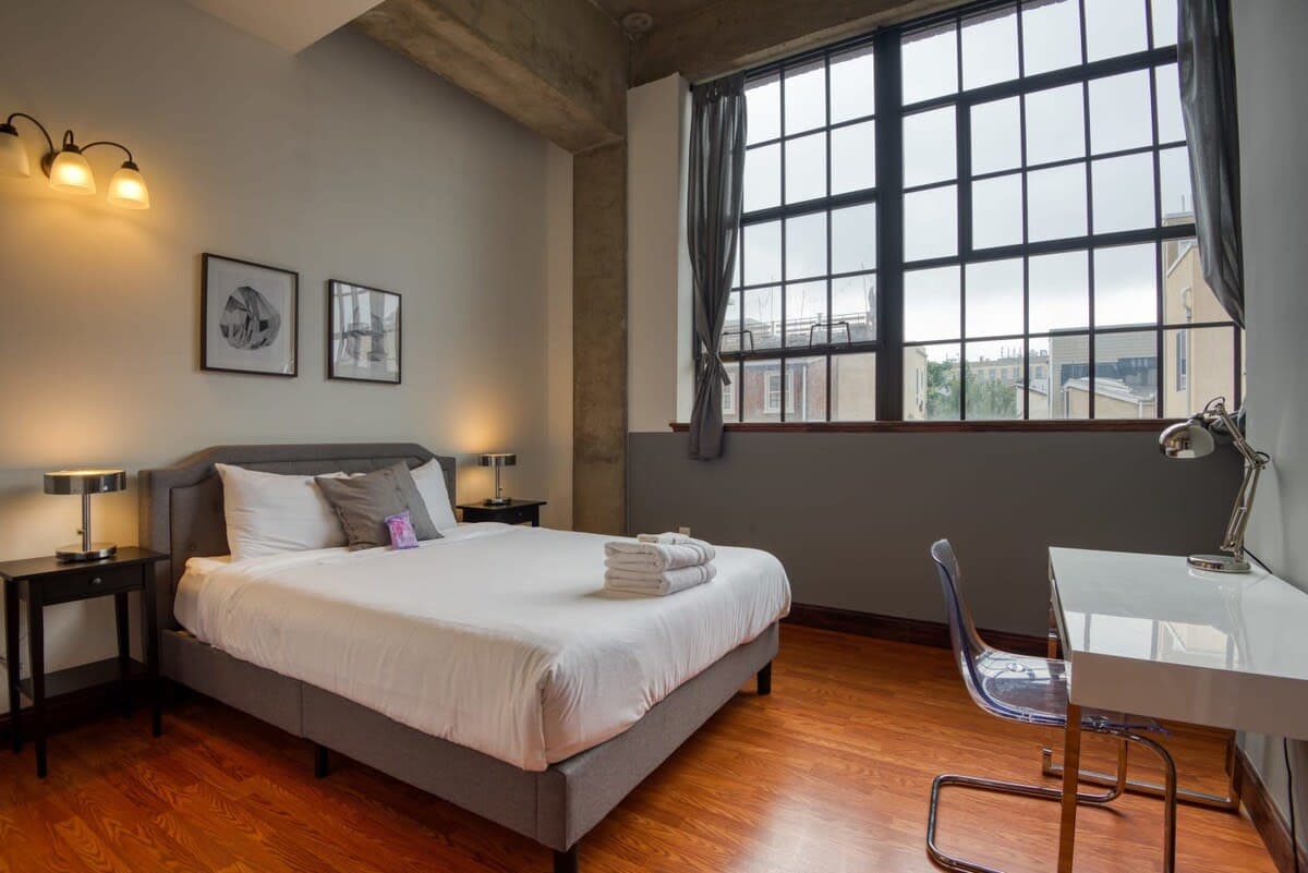2BR Apt w. W/D, Gym, On-Site Restaurant — photo 1