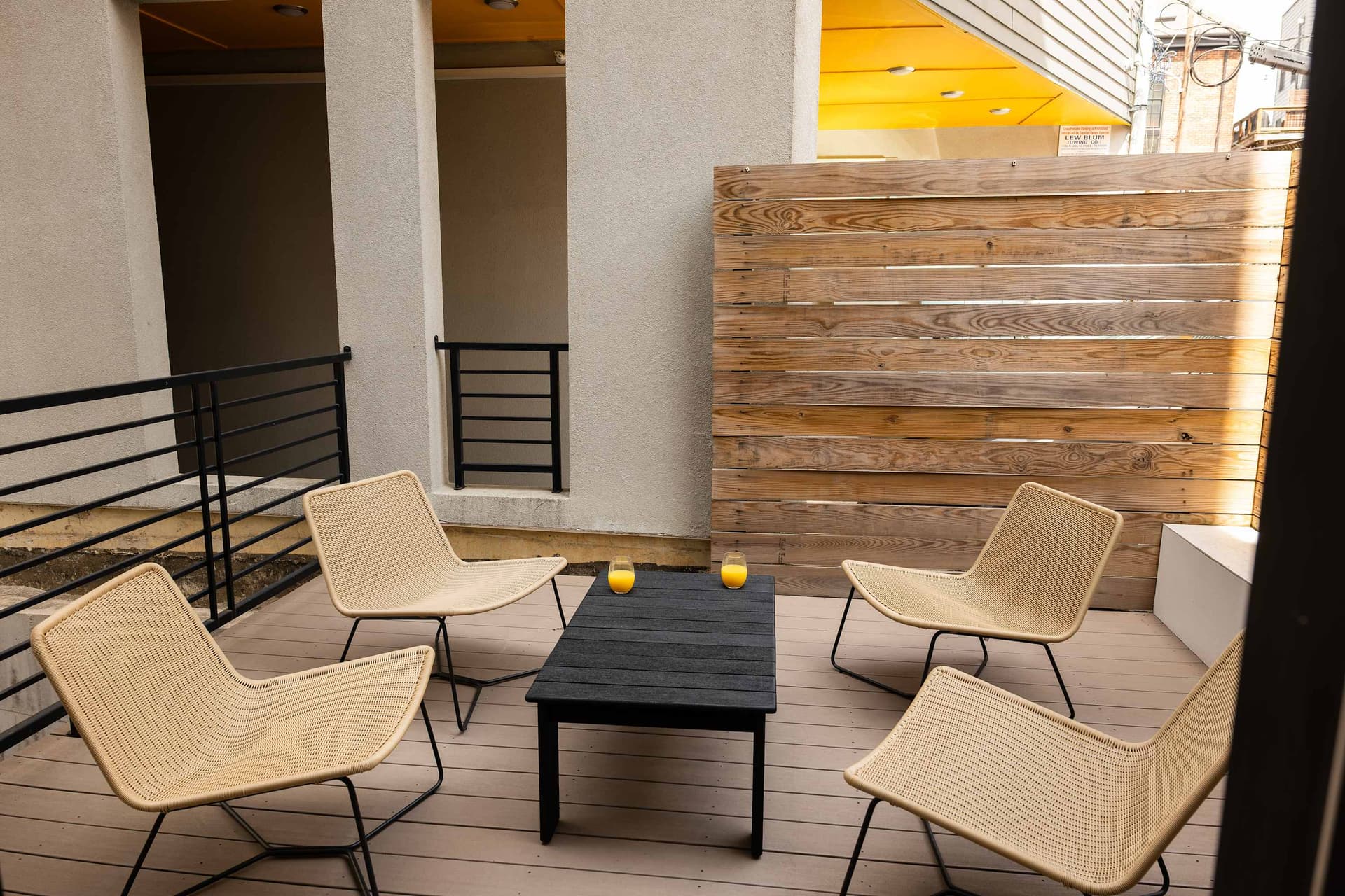 1BR Apt w Patio, W/D, Sofabed — photo 1
