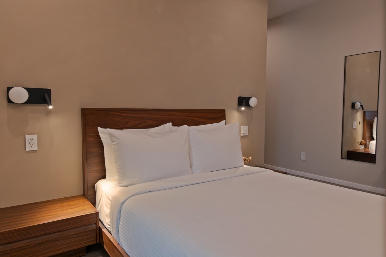 Queen Room, High Floor — photo 1