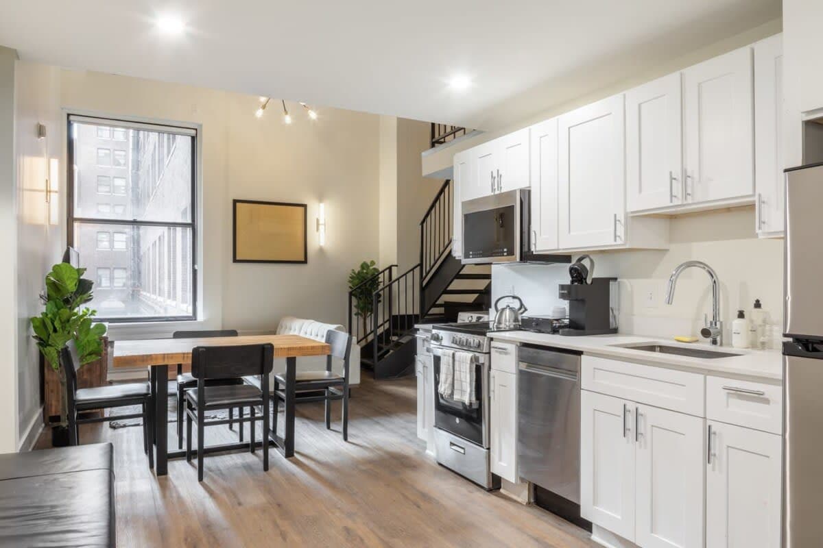 2BR Loft w Shared W/D, Gym, Lounge — photo 1