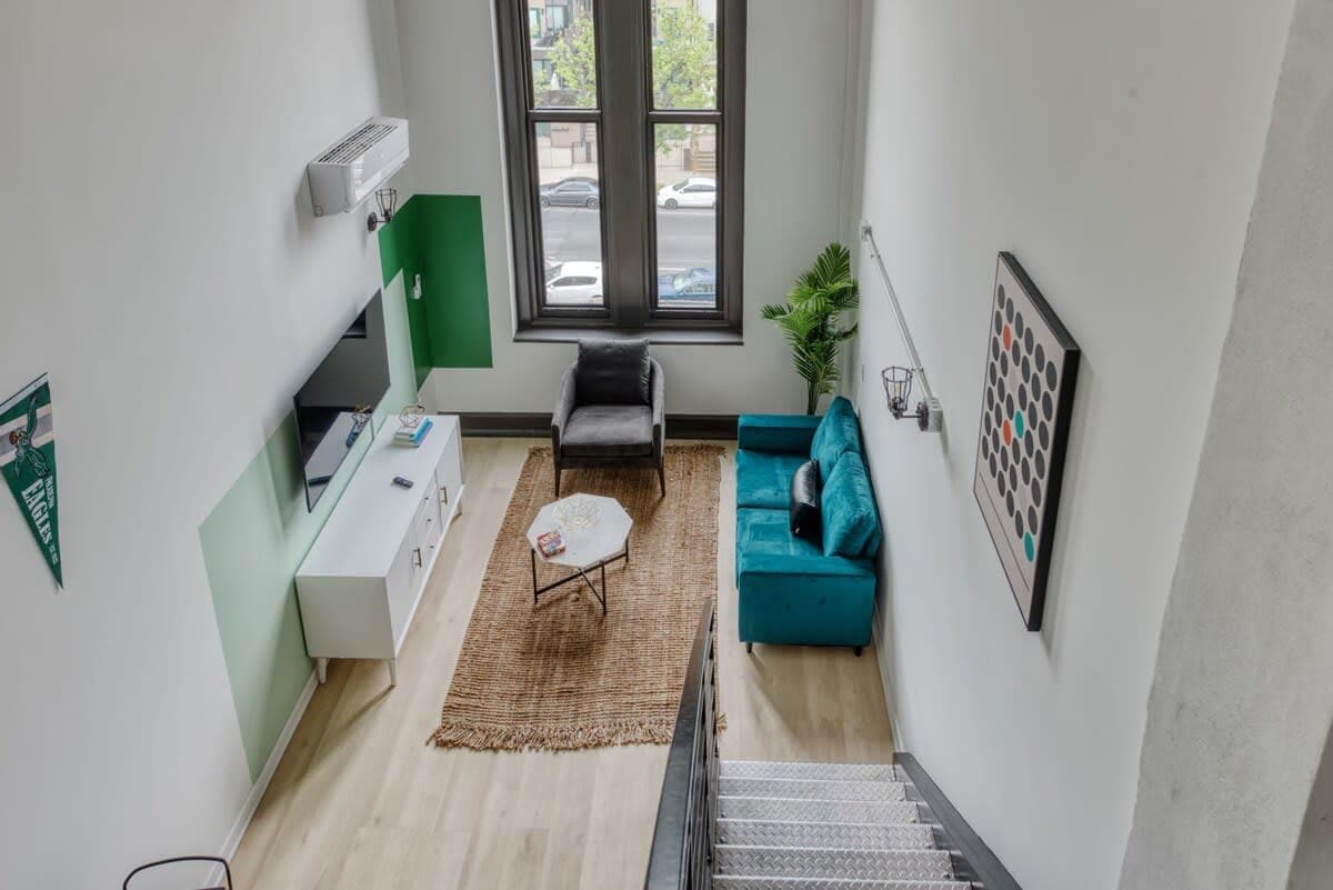 1BR Loft w W/D, Gym, Lounge — photo 1