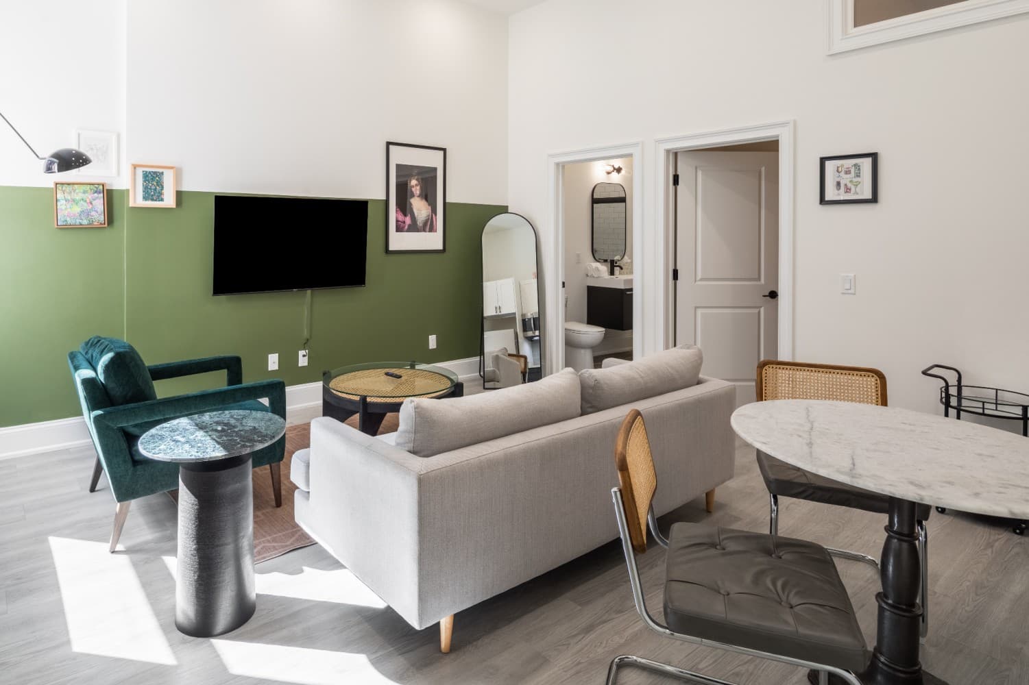 Alcove Office 1BR Apt — photo 1