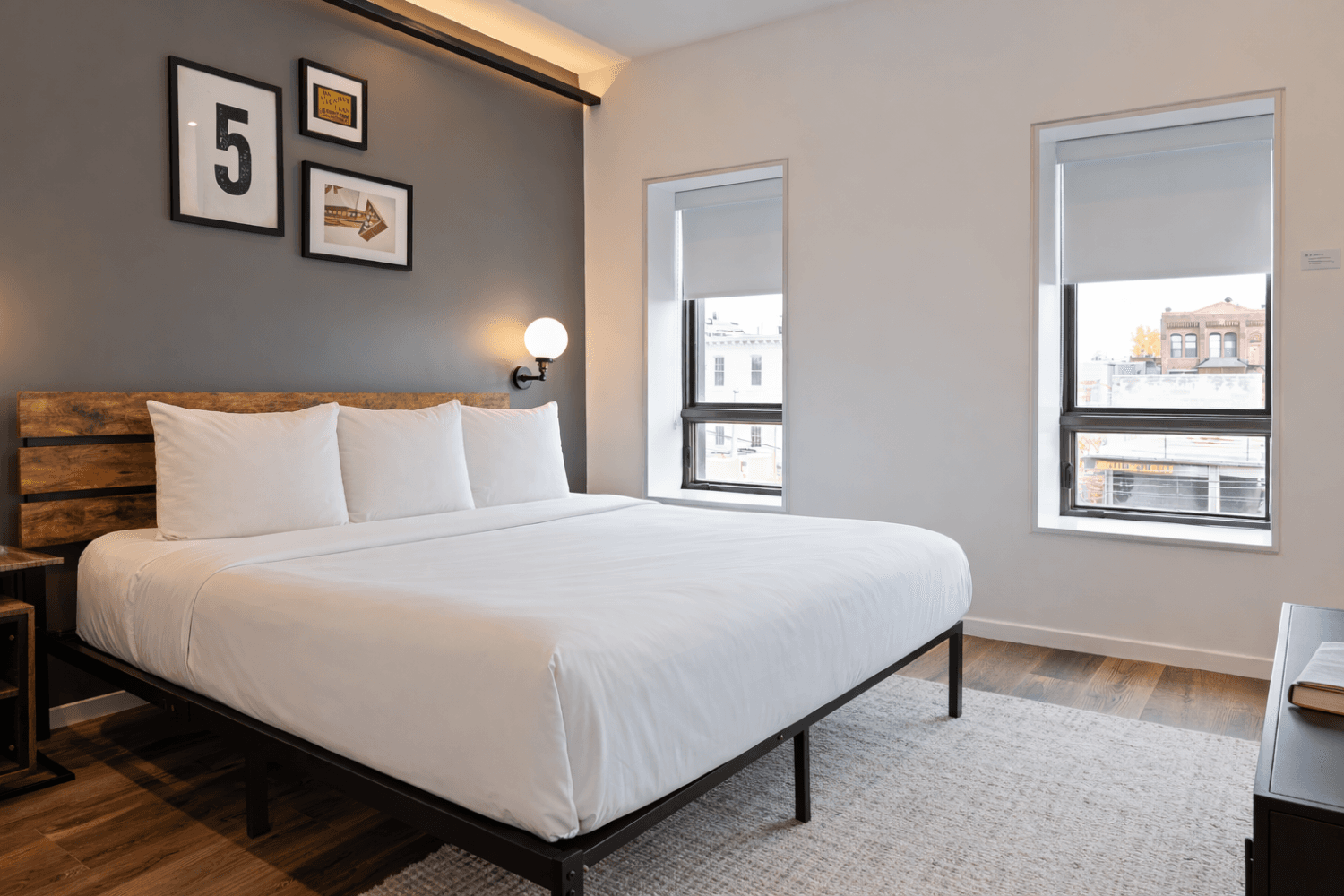 King Room w Street View — photo 1