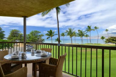 Oceanfront 3BR Maui condo · Pool & Sunset views